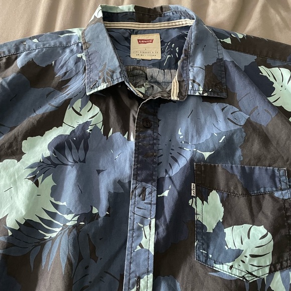 button up! - Picture 2 of 3